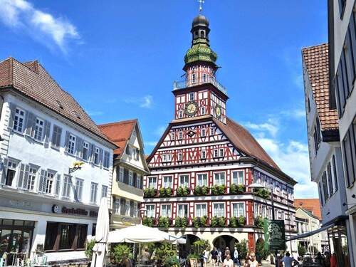 200 Meter zum Rathaus - 