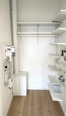 Abstellraum - (KI generiert) - 