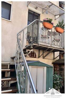 Außentreppe zum Hofbereich - 