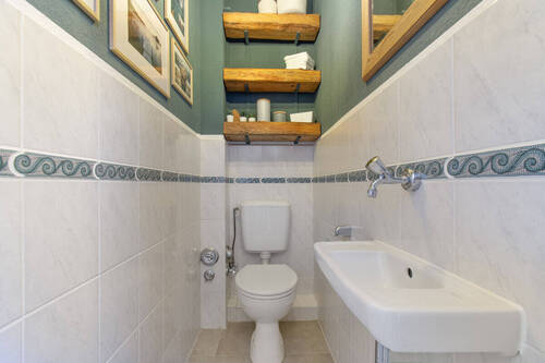Separates WC mit stilvollen Details - 