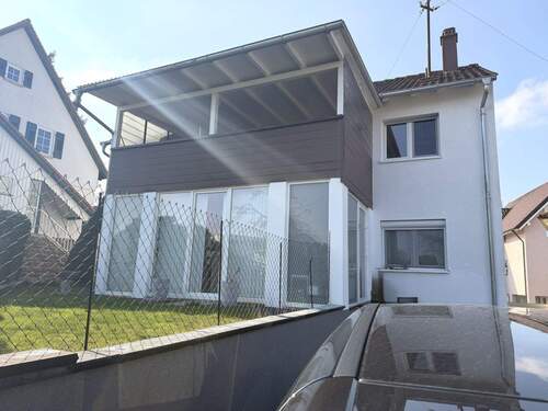 Ansicht Nordost - Geräumiges 3 Familienhaus mit 9,5 Zimmern in Bad Boll