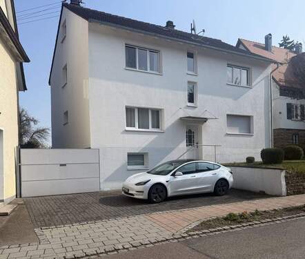 Ansicht Eingang - 9 Zimmer Mehrfamilienhaus, Wohnhaus zum Kaufen in Bad Boll
