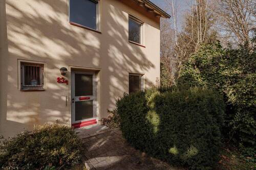 Ansicht Ost Eingang - 5 Zimmer Reihenendhaus zum Kaufen in Forchheim