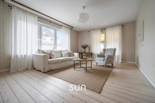 EINRICHTUNGSBEISPEIL - SELTEN IN BESTLAGE: Freistehendes Mehrfamilienhaus mit sehr viel Entwicklungspotenzial