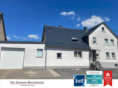 Bild 1 - Zentrumsnah & renoviert: Wohnhaus mit 4 Schlafzimmern und vermieteter Einliegerwohnung!