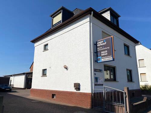 Hausansicht - 7 Zimmer Mehrfamilienhaus, Wohnhaus zum Kaufen in Limburg