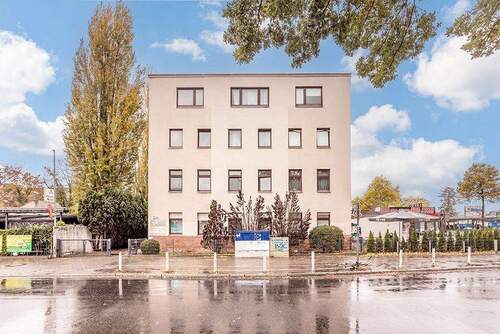 Frontansicht - Bezugsfreie 2-Zimmer-Wohnung mit Garage in Alt-Rudow