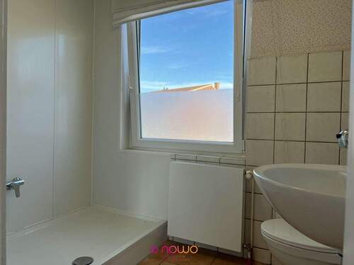 Das Badezimmer - ebenfallsim Obergeschoss - 