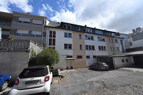 Parkplatz - Mehrfamilienhaus, Wohnhaus mit 700,00 m&sup2; in Mayen zum Kaufen
