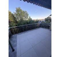 Erstbezug nach Kernsanierung: Großzügige 3-Zimmer-Wohnung mit sonnigem Balkon und Panoramablick - Backnang