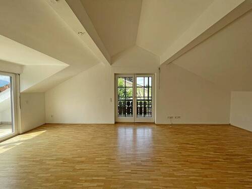 Wohnzimmer - Etagenwohnung mit 101,00 m² in Rosenheim zum Kaufen
