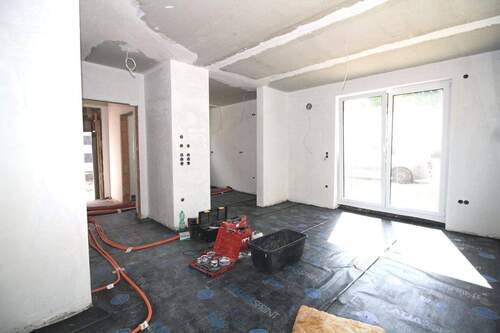 Impression Rohbau EG - 9 Zimmer Doppelhaushälfte in Kandel