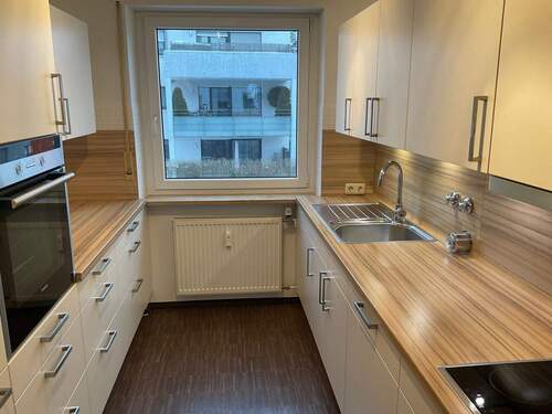 Küche - Zentrumsnahe 3,5 Zimmerwohnung mit Loggia und Stelloplatz