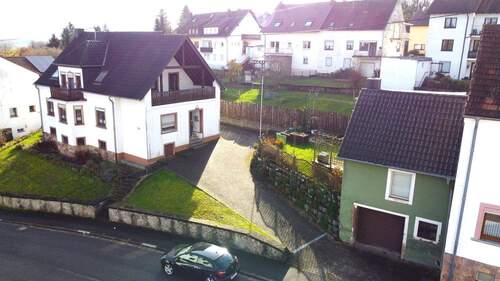 Seitenansicht - Einfamilienhaus mit 180,00 m&sup2; in Mandelbachtal zum Kaufen