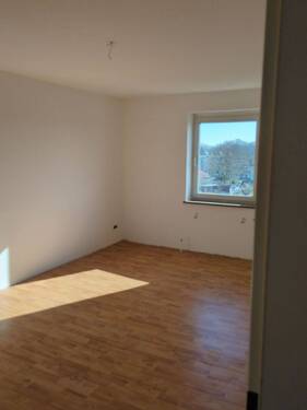 Zimmer 2 - Hainholzstraße 37, DG Links - 890,00&nbsp;EUR Kaltmiete, ca.&nbsp; 101,50&nbsp;m&sup2;&nbsp;Wohnfl&auml;che