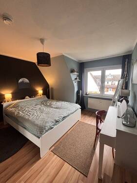 Schlafzimmer (1).JPG - 