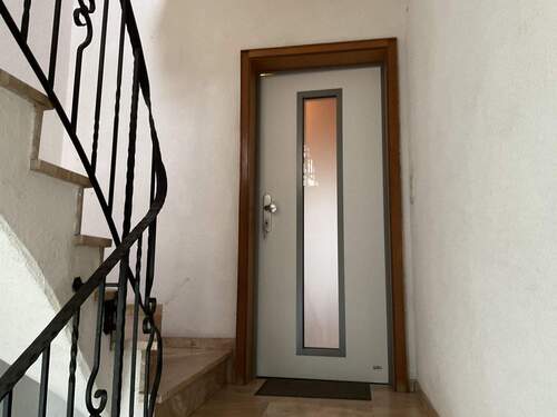 Eingangstür zum Erdgeschoss - 