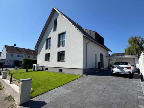 Straßenansicht 1 - 7 Zimmer Einfamilienhaus zum Kaufen in Köln