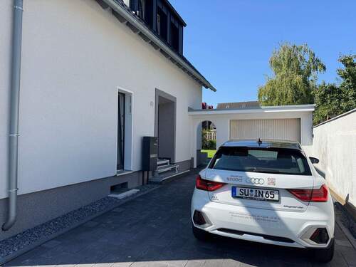 Zufahrt - 7 Zimmer Einfamilienhaus in Köln