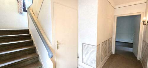 EG: Eingangsbereich, Treppenhaus - 