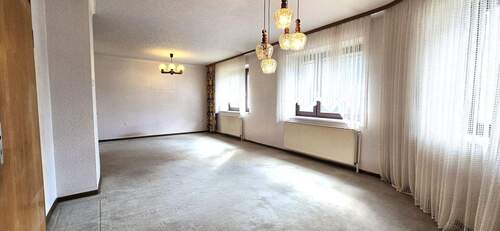 EG: Wohn-/Esszimmer - 