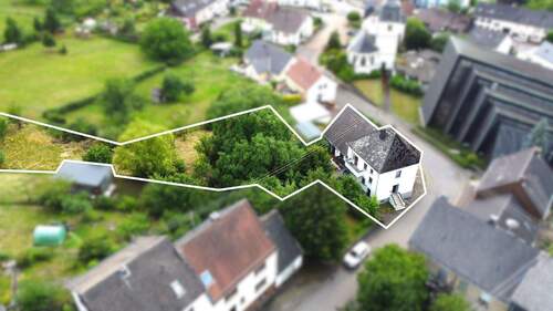 Grundstück, Seitenansicht - 7 Zimmer Einfamilienhaus in Nonnweiler