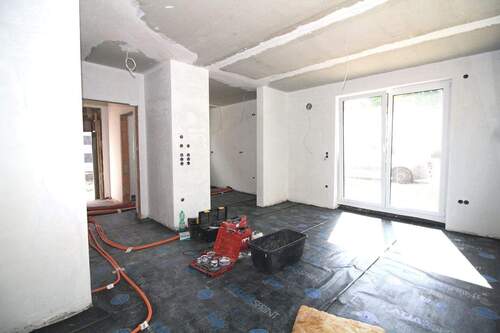 Impression Rohbau EG - 9 Zimmer Doppelhaushälfte in Kandel