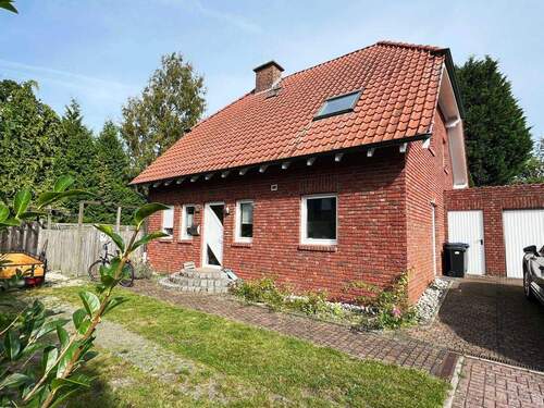 Straßenansicht / Hauseingang - Gute Größe und Aufteilung! Einfamilienhaus mit Garage und Keller in Reckenfeld!