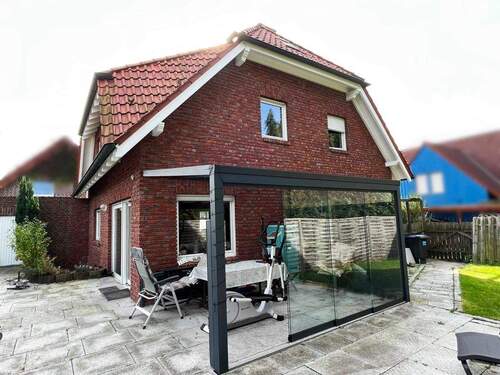 Gartenansicht mit Terrassenüberdachung - 5 Zimmer Einfamilienhaus in Greven