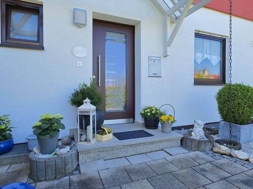 Hauseingang - 5 Zimmer Reihenmittelhaus zum Kaufen in Coburg