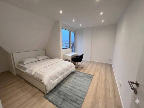 Zimmer 2 - Etagenwohnung mit 146,00 m&sup2; in Stuttgart zum Kaufen