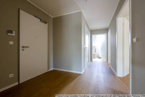 18 Diele mit Haustür - 