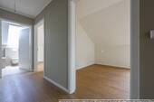 20 Diele mit Zimmer - 