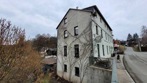 seitliche Ansicht - 1 Zimmer Mehrfamilienhaus, Wohnhaus in Pöhl