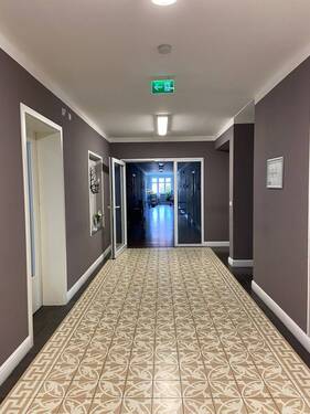 Treppenhaus - 2 Zimmer Etagenwohnung zur Miete in Dessau-Roßlau