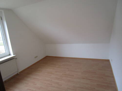 88. Schlafzimmer der Eigentumswohnung..JPG - 