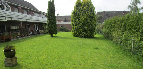 16. Gartenbereich des Mehrfamilienhauses..JPG - 