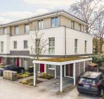 Lebensqualität pur: Stilvolles Reihenendhaus mit Garten, Dachterrasse & Sauna auf 162 m² Wohnfläche - Berlin Zehlendorf