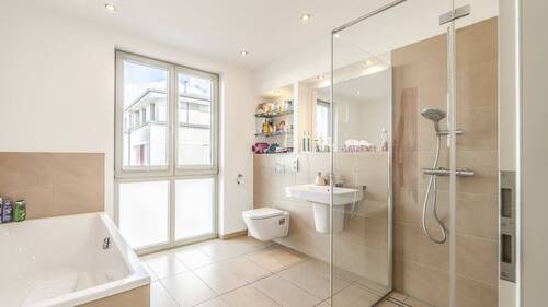 Wannen- & Duschbad OG - 