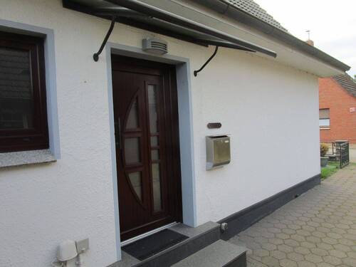 80. Eingangsbereich des Hauses..JPG - 