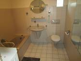 276. Badezimmer im EG.des Hauses..JPG - 