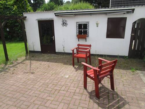 105. Terrassenbereich des Hauses mit Werkstatt..JP - 