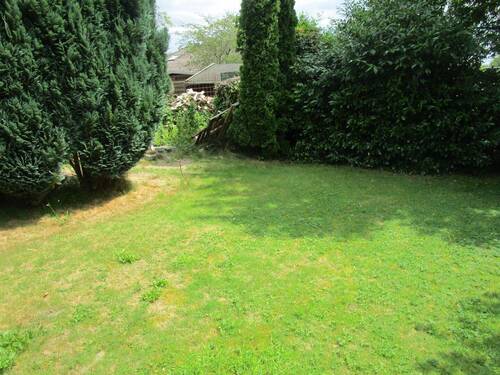 177. Hinterer Gartenbereich des Hauses..JPG - 