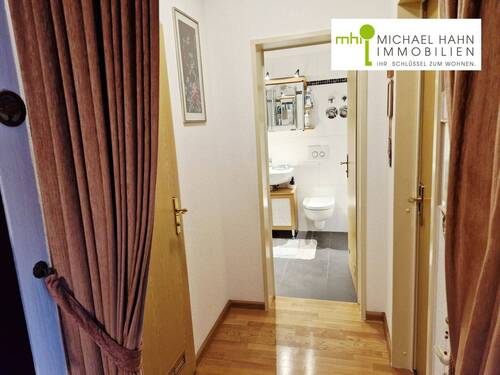 Diele - 2 Zimmer Etagenwohnung in Köln / Bilderstöckchen