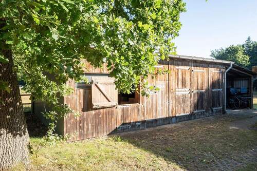 sehr viel zusätzlicher Stellfläche - 