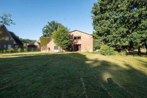 8-Zimmer Liegenschaft mit Stall und Weide - 8-Zimmer Liegenschaft mit Stall und Weide