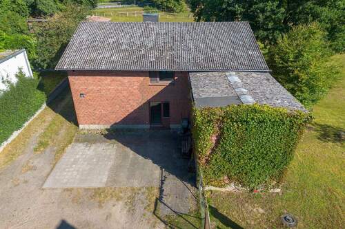 Platz für 2-3 Autos - 