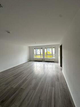 Wohnzimmer neu - ++Frisch sanierte Familienwohnung mit Aufzug++