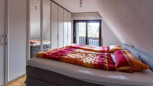 Schlafzimmer mit Loggiazugang - 