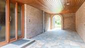 Carport und Eingang - 